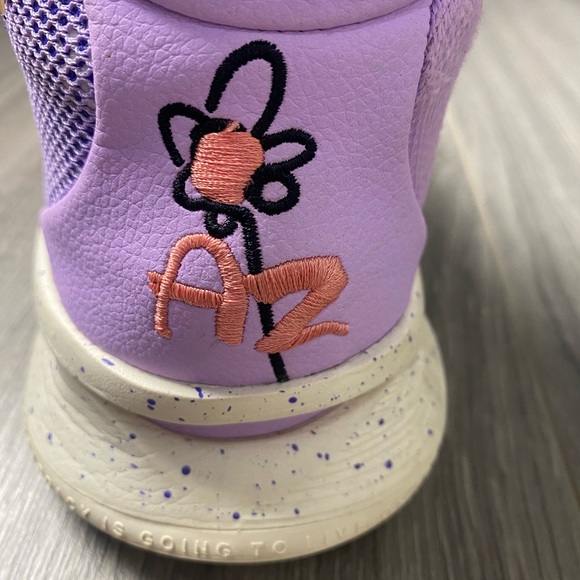 2021
Kyrie 7 'Daughters' - Picture 6 of 6